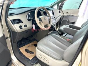 Xe Toyota Sienna LE 3.5 2010