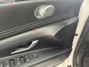 Xe Hyundai Elantra 1.6 AT Đặc biệt 2023